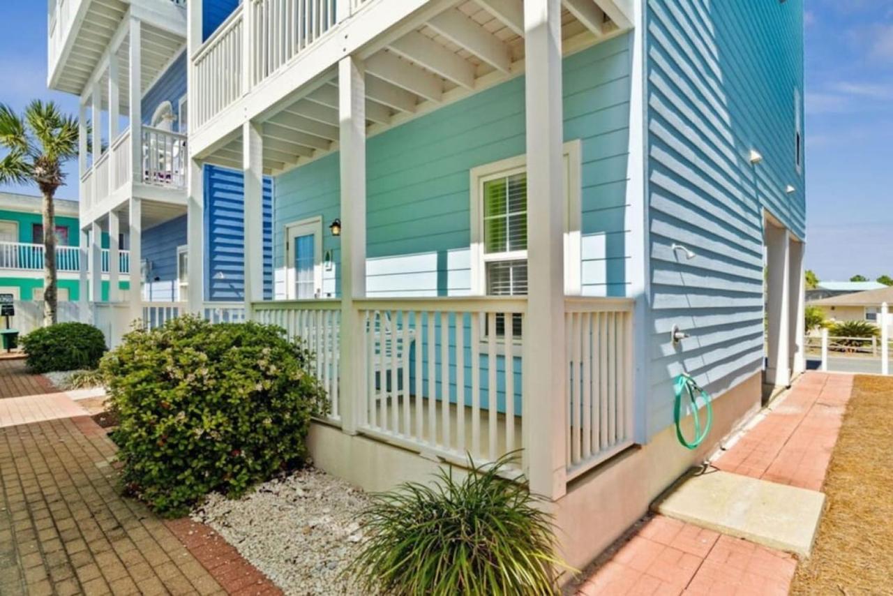 Holiday home Sea-jay With Water Views, Where Sunset Swims And Moonlit Beach Strolls Await *