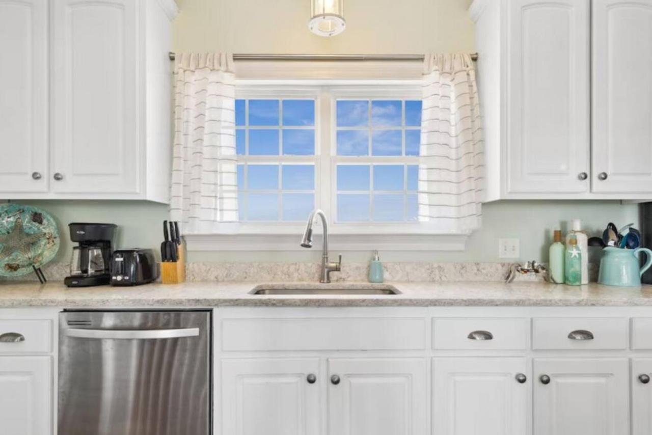 Sea-jay With Water Views, Where Sunset Swims And Moonlit Beach Strolls Await *