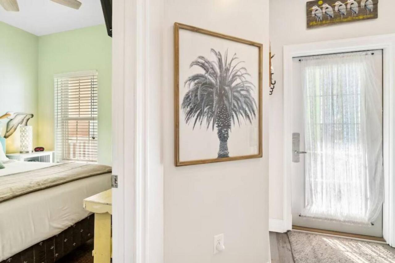 Sea-jay With Water Views, Where Sunset Swims And Moonlit Beach Strolls Await *