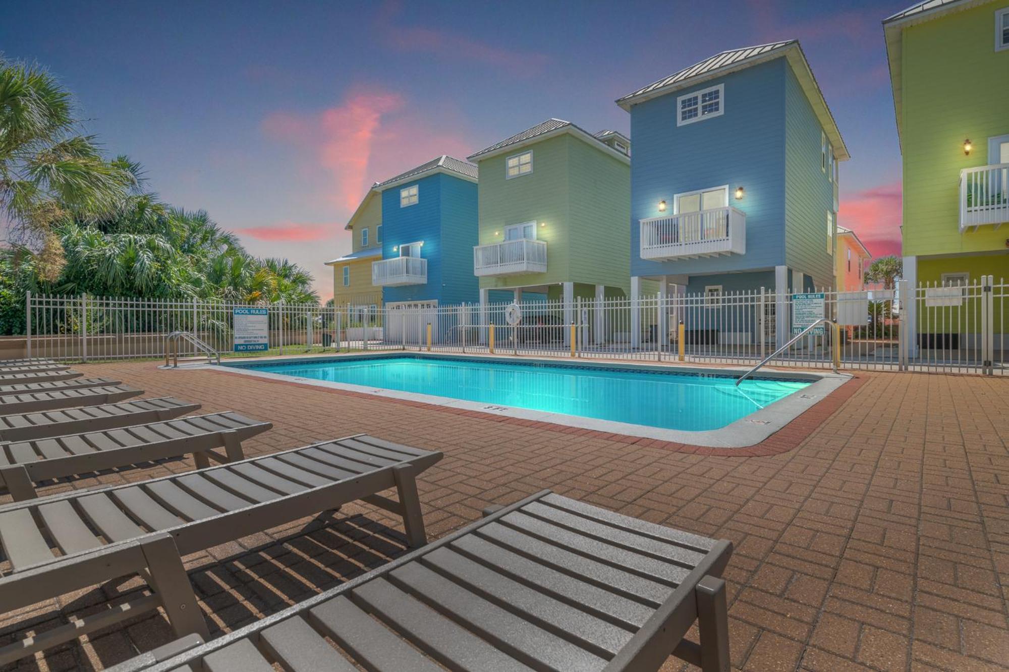 Sea-jay With Water Views, Where Sunset Swims And Moonlit Beach Strolls Await *